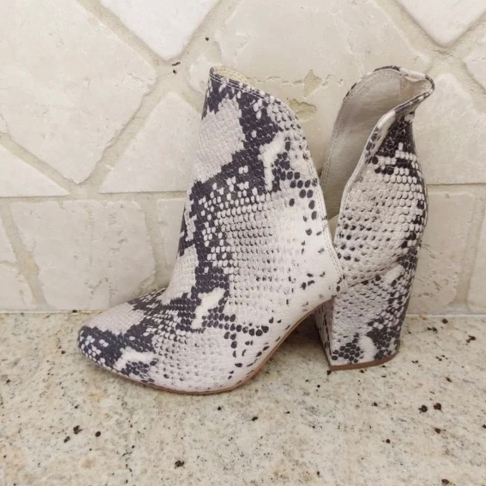 Steve Madden Snake Rookie Boot - Picture 4 of 6